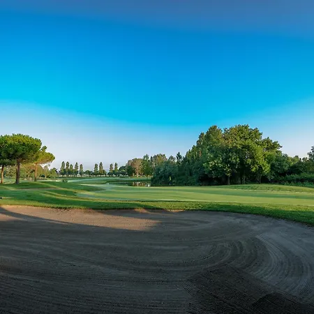 Отель Golf 3*