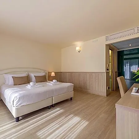 Golf Hotel 3*