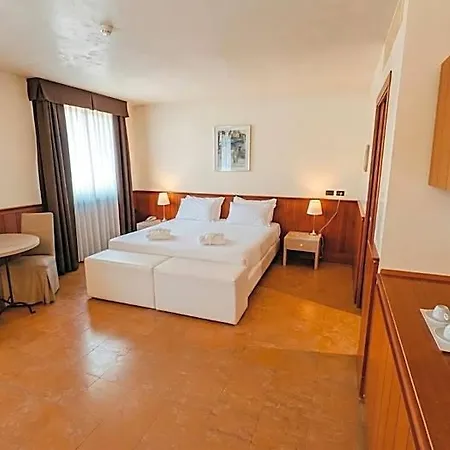 Hotel Golf 3*